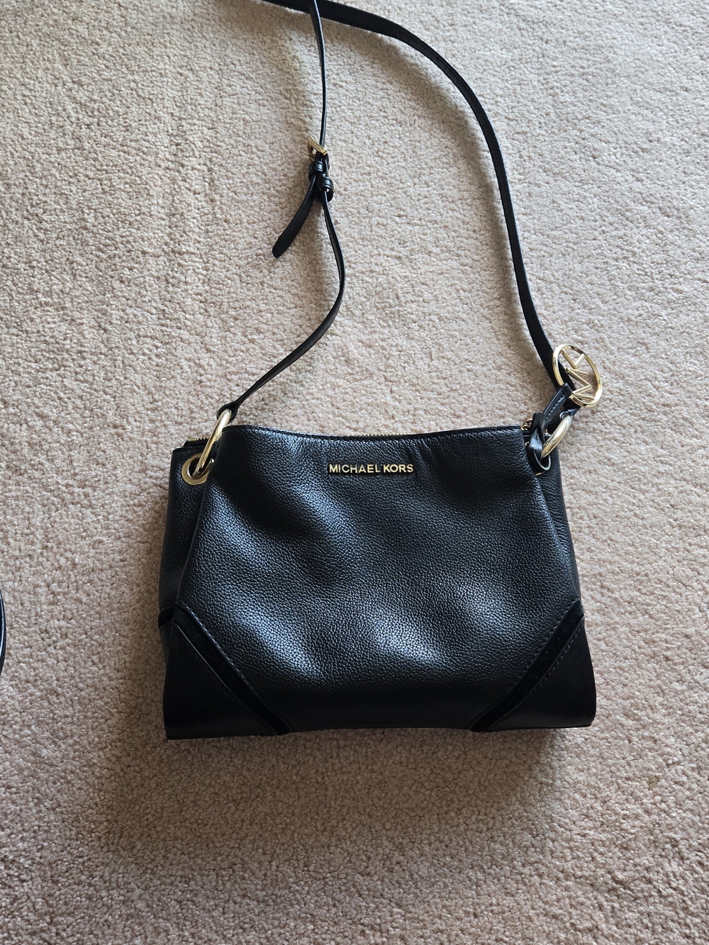 MICHAEL KORS Black Leather Pebbled Crossbody with Gold Logo